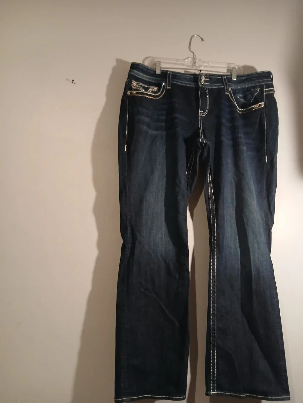 Vigoss Womans Dark Wash Blue Jeans. 